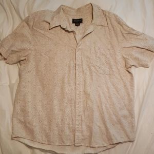 Men's button up short sleeved shirt